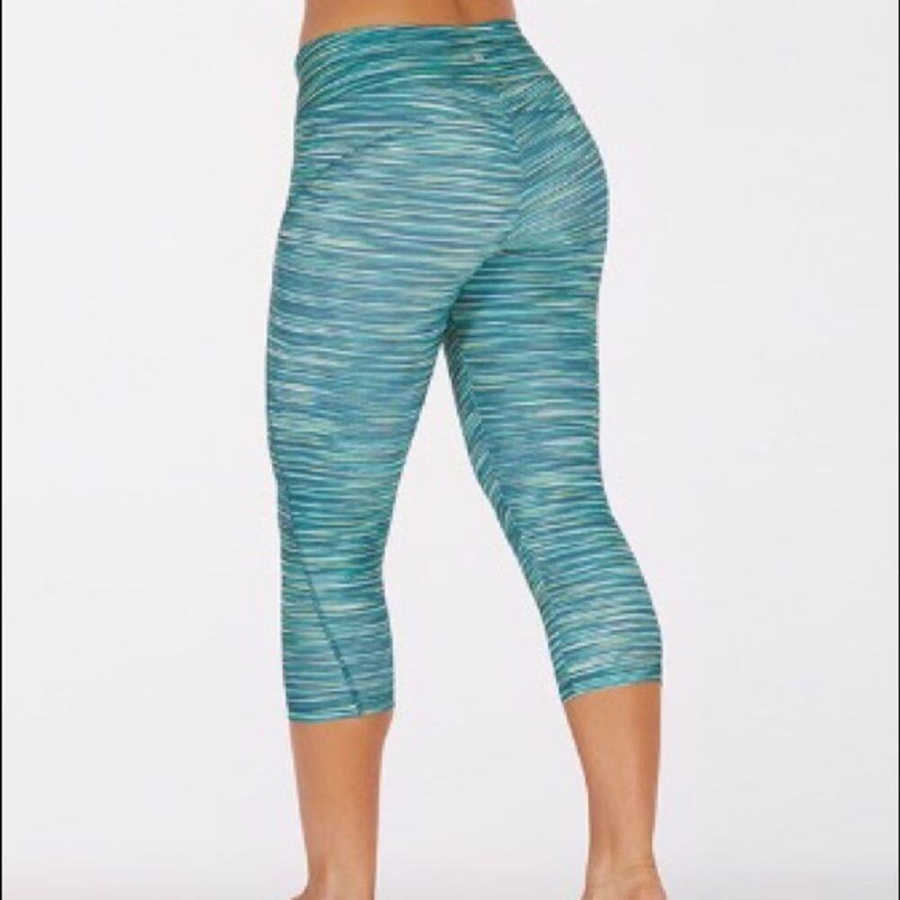 Vivid Green Space Dye Capri Leggings PowerTek High Waist NWT Size Small